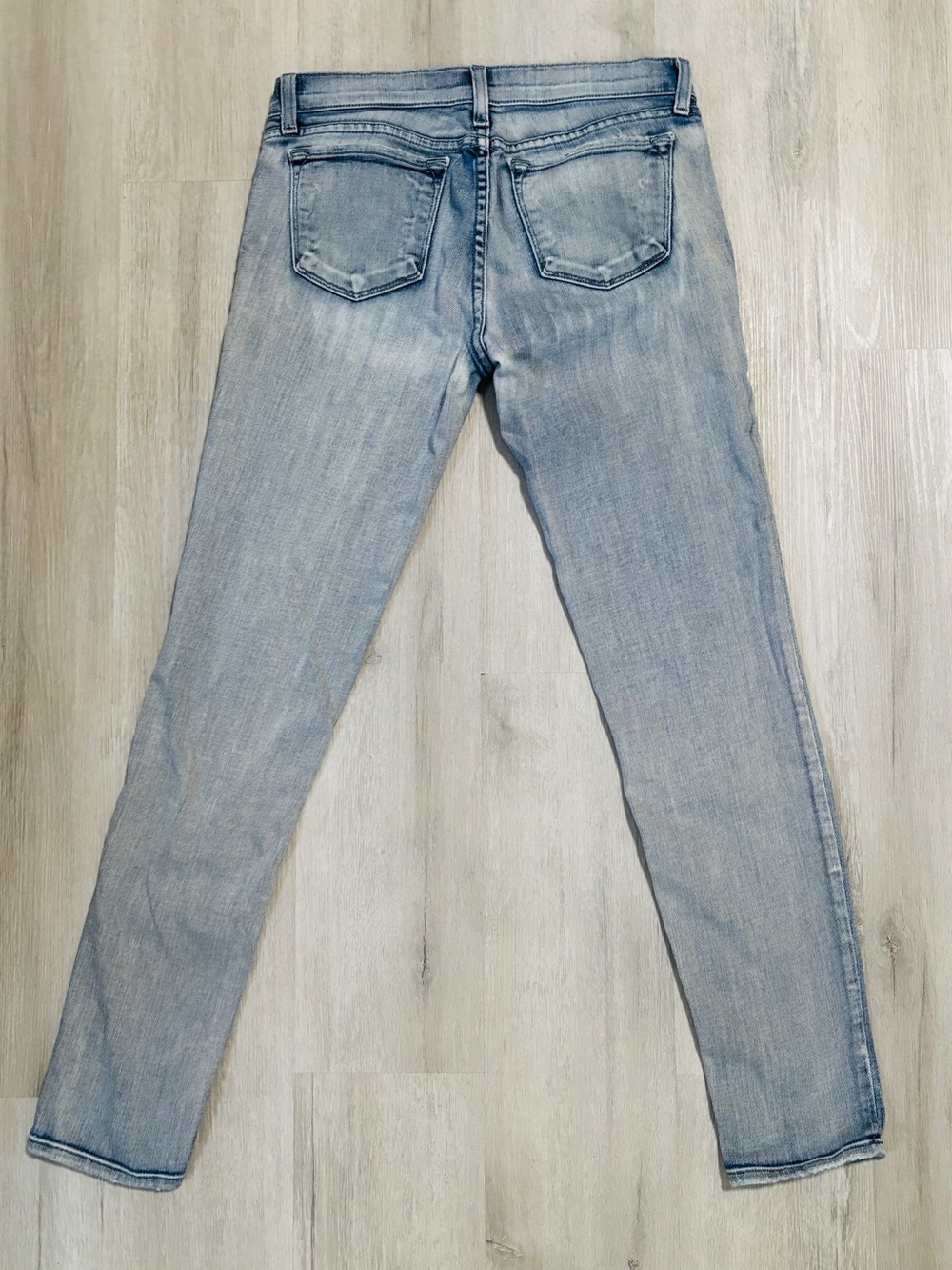 J BRAND light blue wash distressed skinny stretch jeans size 26